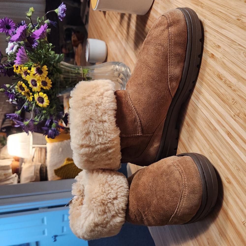 UGG Men's Boots in Chestnut and Cream